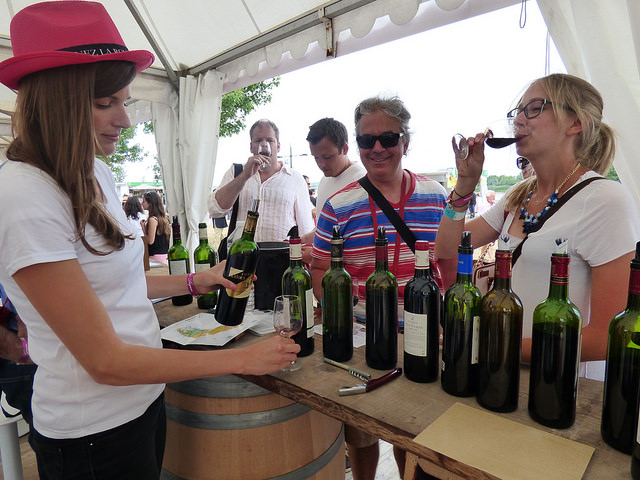 Collectivités : un guide pour bien organiser fêtes et manifestations